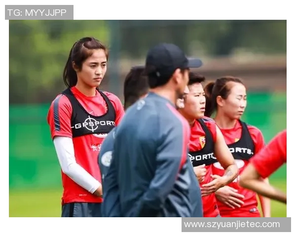 高冷女神与足球明星的真实魅力碰撞展现独特风格与气质 高冷女神与足球明星的真实魅力碰撞展现独特风格与气质
